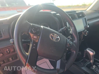2021 Toyota 4Runner SR5 – miniatura 10