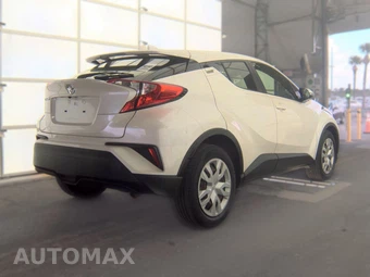 2021 Toyota C-HR LE - miniatura 4