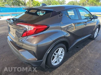 2021 Toyota C-HR LE - miniatura 4