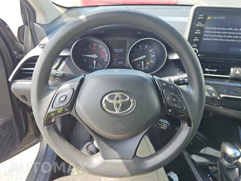 2021 Toyota C-HR LE - miniatura 10