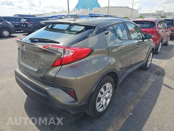 2021 Toyota C-HR LE - miniatura 4