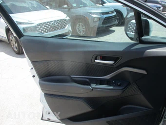 2021 Toyota C-HR LE - miniatura 18