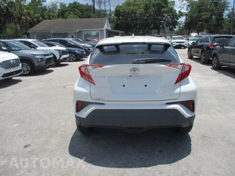 2021 Toyota C-HR LE - miniatura 3