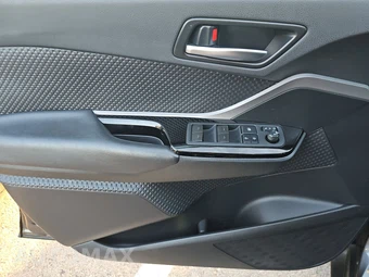 2021 Toyota C-HR Nightshade - miniatura 9