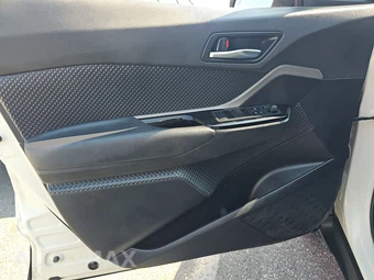 2021 Toyota C-HR Nightshade - miniatura 9