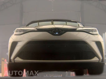 2021 Toyota C-HR XLE - miniatura 3