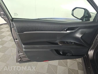 2021 Toyota Camry Hybrid LE - miniatura 9