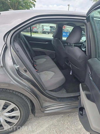 2021 Toyota Camry Hybrid LE - miniatura 13