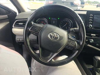 2021 Toyota Camry Hybrid SE - miniatura 10