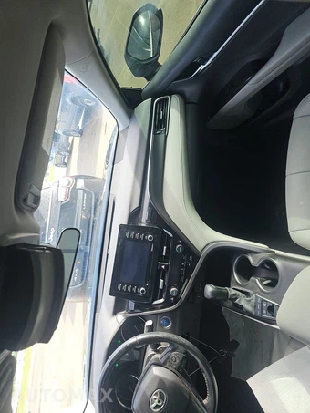 2021 Toyota Camry Hybrid SE - miniatura 11