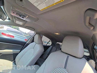 2021 Toyota Camry Hybrid SE - miniatura 11