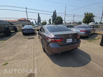 2021 Toyota Camry Hybrid SE - miniatura 2