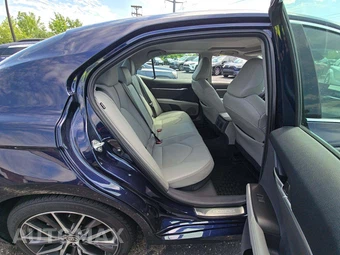 2021 Toyota Camry Hybrid XLE - miniatura 16
