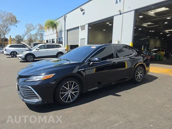 2021 Toyota Camry Hybrid XLE