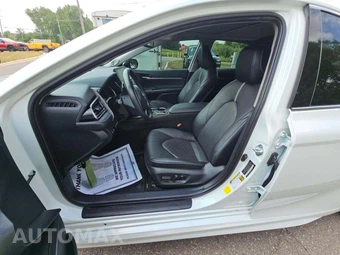 2021 Toyota Camry Hybrid XSE - miniatura 3