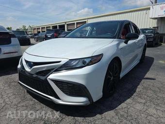 2021 Toyota Camry Hybrid XSE