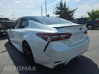 2021 Toyota Camry Hybrid XSE - miniatura 2