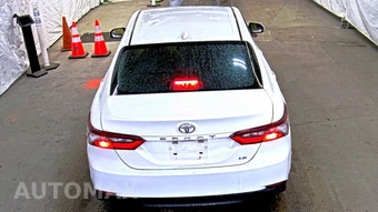 2021 Toyota Camry LE - miniatura 5