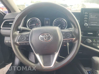 2021 Toyota Camry LE - miniatura 10