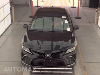 2021 Toyota Camry LE - miniatura 2