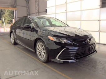 2021 Toyota Camry LE - miniatura 3