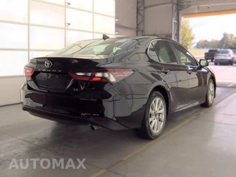 2021 Toyota Camry LE - miniatura 4