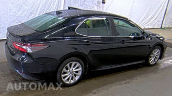 2021 Toyota Camry LE - miniatura 4