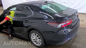 2021 Toyota Camry LE - miniatura 6