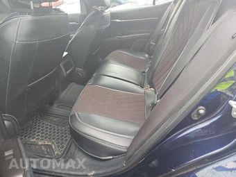 2021 Toyota Camry LE - miniatura 13