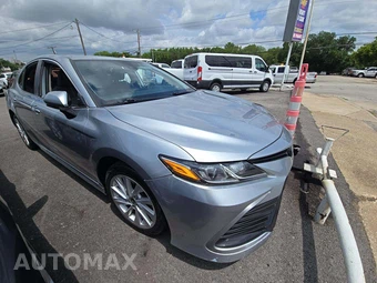2021 Toyota Camry LE - miniatura 4