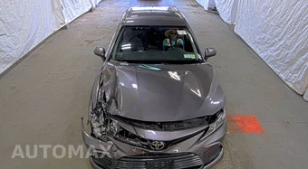 2021 Toyota Camry LE - miniatura 2