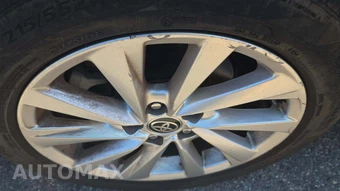2021 Toyota Camry LE - miniatura 32