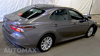 2021 Toyota Camry LE - miniatura 4
