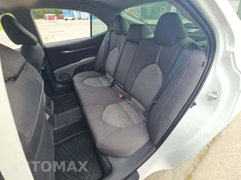 2021 Toyota Camry LE - miniatura 10