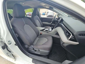2021 Toyota Camry LE - miniatura 15