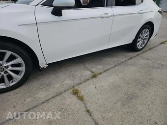 2021 Toyota Camry LE - miniatura 19