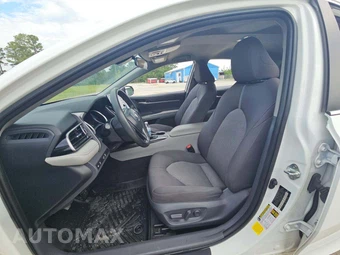 2021 Toyota Camry LE - miniatura 3