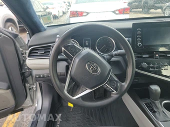 2021 Toyota Camry LE - miniatura 10