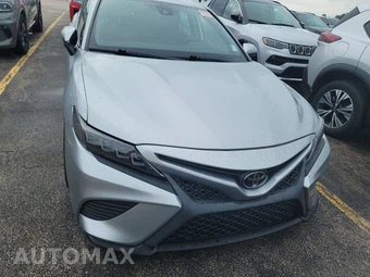 2021 Toyota Camry LE - miniatura 2