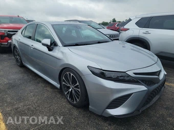 2021 Toyota Camry LE - miniatura 3