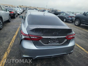 2021 Toyota Camry LE - miniatura 5