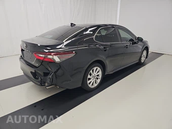 2021 Toyota Camry LE - miniatura 4