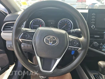 2021 Toyota Camry LE – miniatura 10