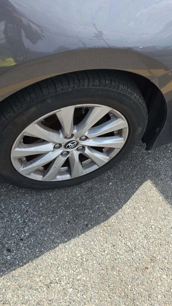 2021 Toyota Camry LE – miniatura 25