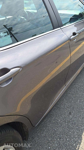2021 Toyota Camry LE – miniatura 38