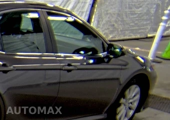 2021 Toyota Camry LE – miniatura 4