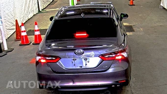 2021 Toyota Camry LE – miniatura 5