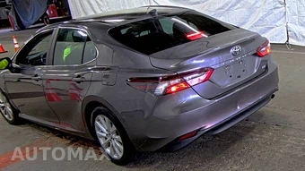 2021 Toyota Camry LE – miniatura 6