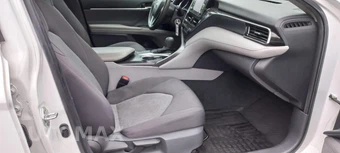 2021 Toyota Camry LE - miniatura 17