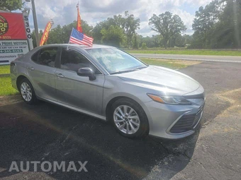 2021 Toyota Camry LE - miniatura 4